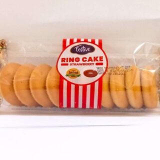 Festive Ring Cake Strawberry